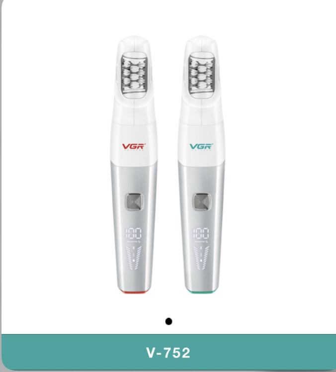 اپیلاتور VGR V-752 در حال استفاده برای اپیلاسیون پا`