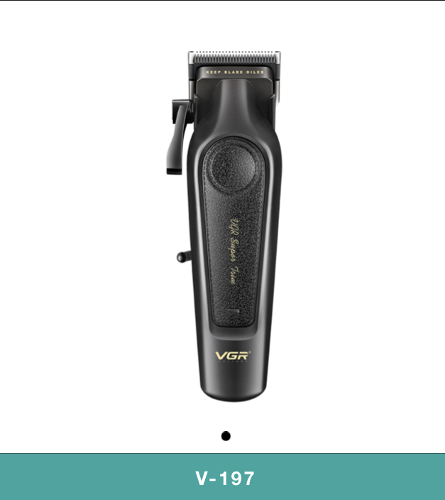 حجم‌زن VGR V-197  در حال استفاده روی موهای فر